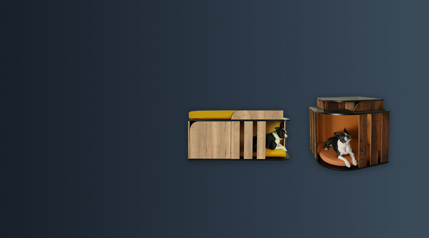 Deux niches design La Niche Rebelle en bois de chêne clair avec coussins assortis, présentées sur un fond bleu apaisant, alliant confort et élégance pour chiens
