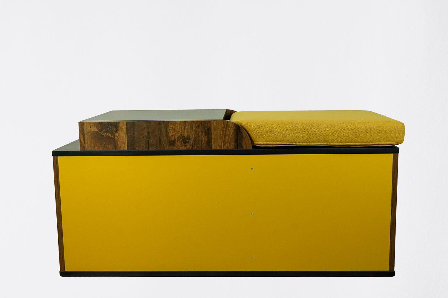 THE BENCH NICHE