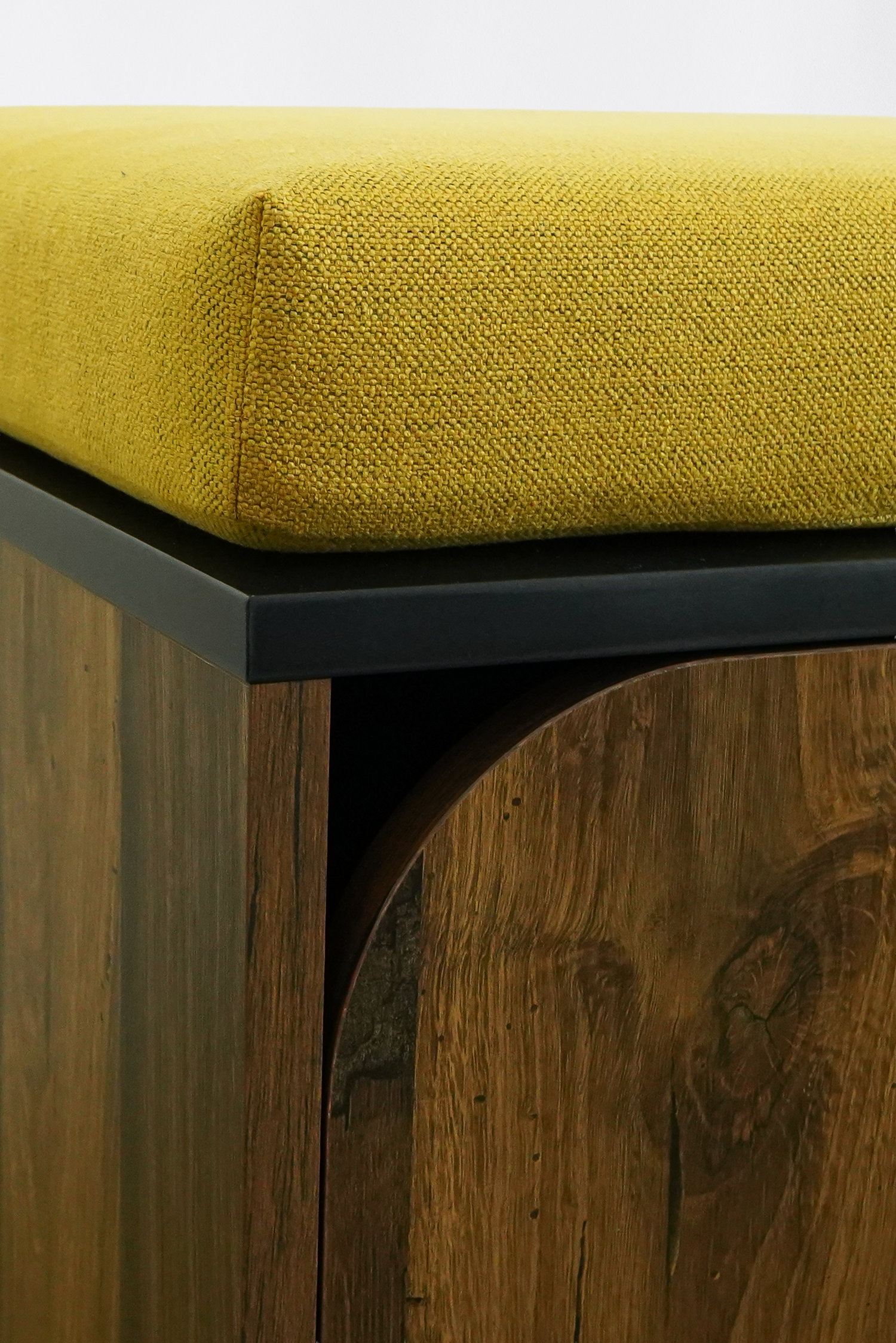 THE BENCH NICHE
